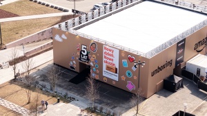 Amazon zapowiada wielomiliardowe inwestycje w Polsce. Skorzystają krajowi e-sprzedawcy