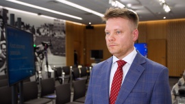 Brak wsparcia dla młodych opuszczających pieczę zastępczą marnuje ich potencjał. Trwają prace nad reformą systemu Strona główna