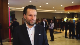 Zmienność cen surowców i trendów konsumenckich wymusza na firmach podejmowanie szybkich decyzji. Nadmiar danych spowalnia ten proces