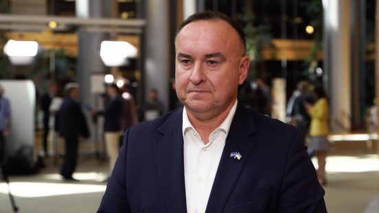 UE w 80 proc. technologicznie polega na innych krajach. Zależność cyfrowa od USA i Chin może być zagrożeniem dla bezpieczeństwa