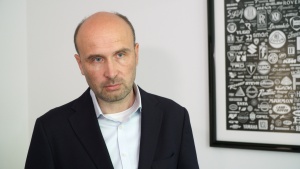 Rząd musi szukać nowych sposobów na pobudzenie wzrostu gospodarki. Motorem mogą być inwestycje w technologie niskoemisyjne Strona główna