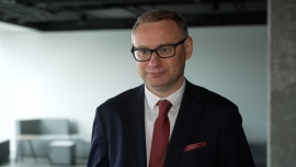 Kończą się konsultacje Planu Społeczno-Klimatycznego. 2,4 mld euro trafi na sektor transportu po 2026 roku Strona główna