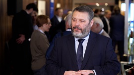 Inwestycje operatorów i stabilne regulacje kluczowe dla rozwoju rynku telekomunikacyjnego. Rośnie znaczenie suwerenności technologicznej