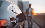 Elektromobilność wchodzi do głównego nurtu biznesu. Firmy napędzają rynek szybciej, niż rozwija się infrastruktura ładowania